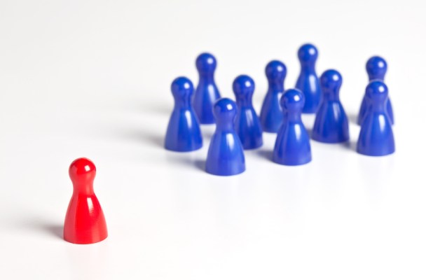 ne pas faire toujours comme les autres, apprendre à garder son indépendance